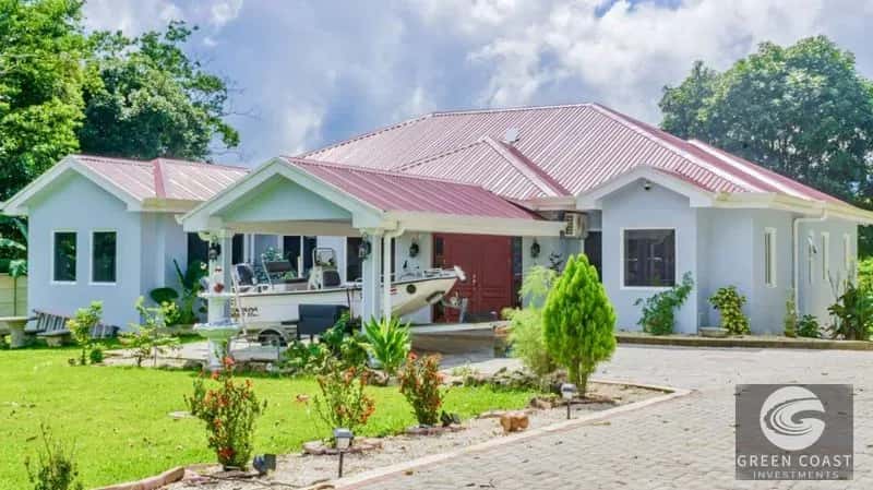Lakefront Executive Estate on Peninsula | Pool, Chef's Kitchen & Mountain Views | Lake Arenal — view 1, Tronadora, Tilarán, Costa Rica