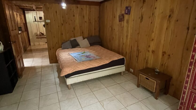 Private Jungle Estate Minutes From City & Coasta