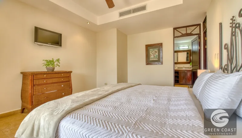 Oceanfront Jaco Condo: 3 Beds, Resort Pool, Beachfront Living - Bahia Encantada H3 — view 10, Costa Rica, Costa Rica