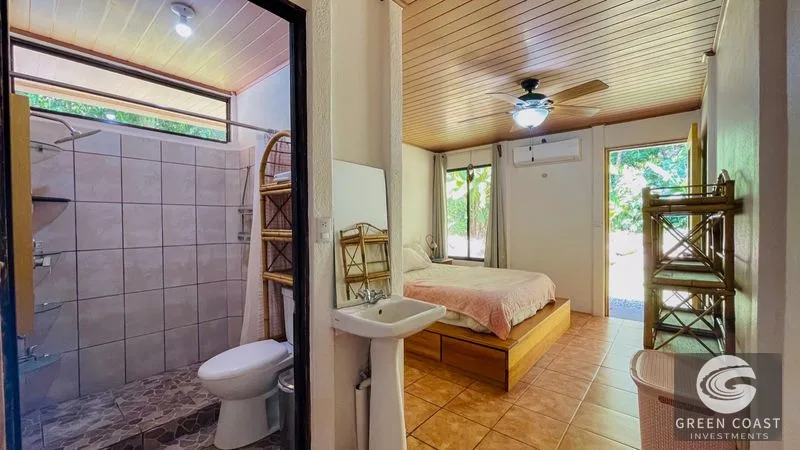 Riverfront Estate with Multiple Homes & Expansion Potential in Ojochal — view 6, Ojochal, Costa Rica