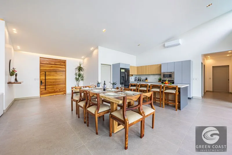 Uvita Ocean-View Luxury: Modern 4-BR Home with Infinity Pool & High Rental Income Potential — view 11, Bahia Ballena, Costa Rica