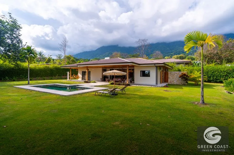 Ojochal Oasis: Modern Tropical Home with Ocean & Mountain Views, Smart Features & Bali-Style Pool — view 4, Ojochal, Costa Rica