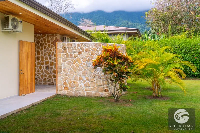 Ojochal Oasis: Modern Tropical Home with Ocean & Mountain Views, Smart Features & Bali-Style Pool — view 8, Ojochal, Costa Rica