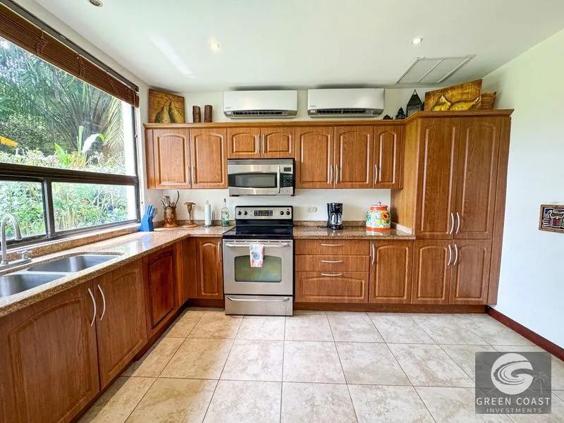 Beachfront Luxury in Hermosa Palms: 3-Bed Home with Ocean View Terrace — view 30, Costa Rica
