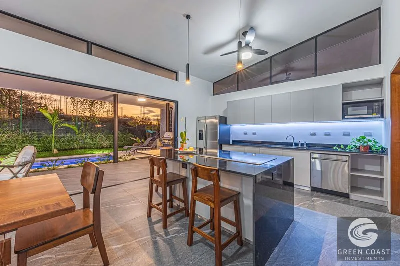 Uvita Luxury Villa: Walk to Amenities, Private Pool & Income Potential — view 8, Uvita, Costa Rica