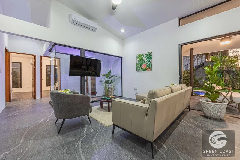 Uvita Luxury Villa: Walk to Amenities, Private Pool & Income Potential — view 11, Uvita, Costa Rica