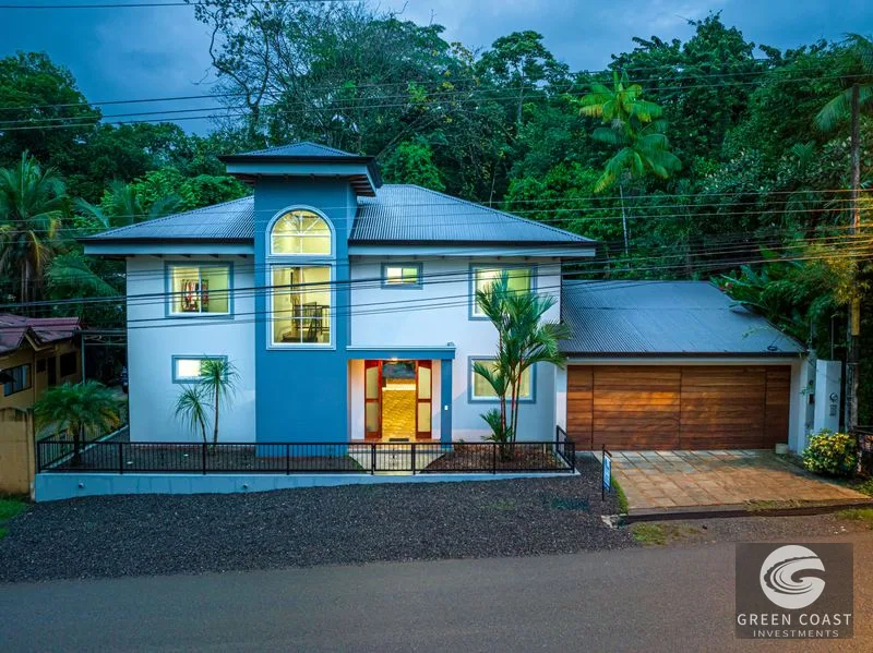 Downtown Uvita Commercial Hub: Versatile Property with Pool & Income Potential — view 6, Costa Rica, Costa Rica