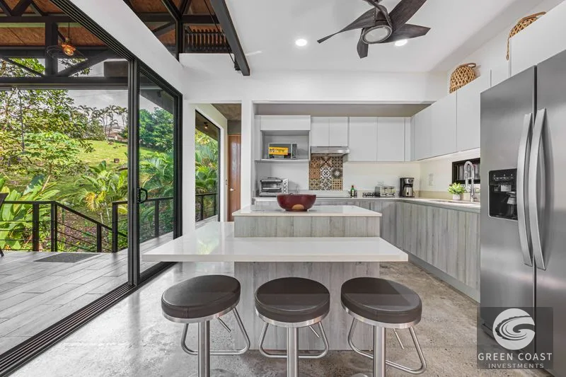 Uvita Modern Industrial Villa: Prime Location, Infinity Pool & Rental Income Potential — view 3, Bahía Ballena, Osa, Costa Rica