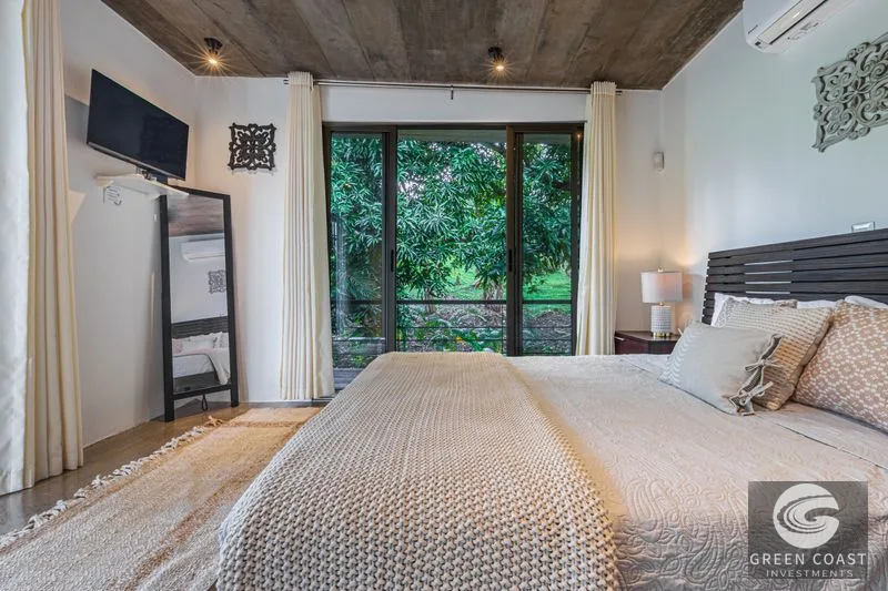 Uvita Modern Industrial Villa: Prime Location, Infinity Pool & Rental Income Potential — view 10, Bahía Ballena, Osa, Costa Rica