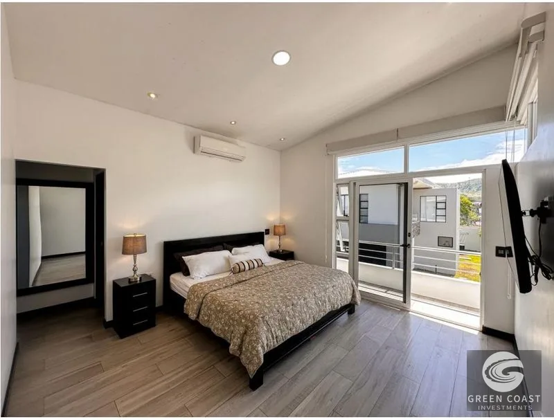 Luxury 4-Bed Home in Exclusive Ciudad Quesada Gated Community with Arenal Views — view 13, Ciudad Quesada, Costa Rica