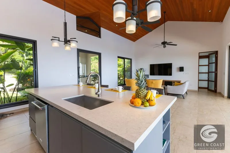 Luxury Ocean View Estate in Ojochal: Infinity Pool, Sunset Views & Privacy — view 14, Costa Rica, Costa Rica