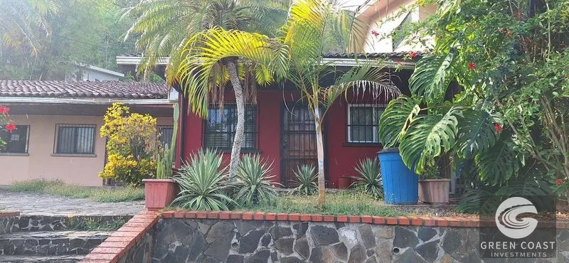Affordable Hermosa home in walking distance to town and beach