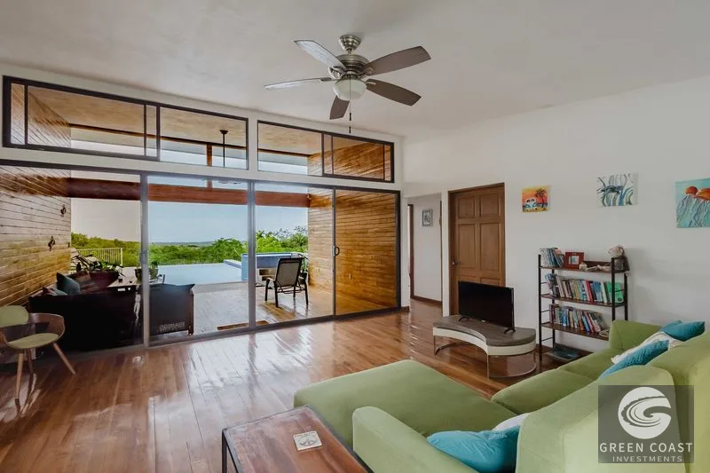Solar Mountain Retreat: Infinity Ocean Views, Off-Grid Luxury & Serenity Near Quepos — view 9, Quepos, Parrita, Costa Rica