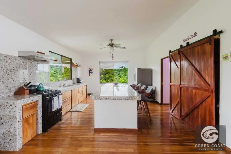 Solar Mountain Retreat: Infinity Ocean Views, Off-Grid Luxury & Serenity Near Quepos — view 13, Quepos, Parrita, Costa Rica
