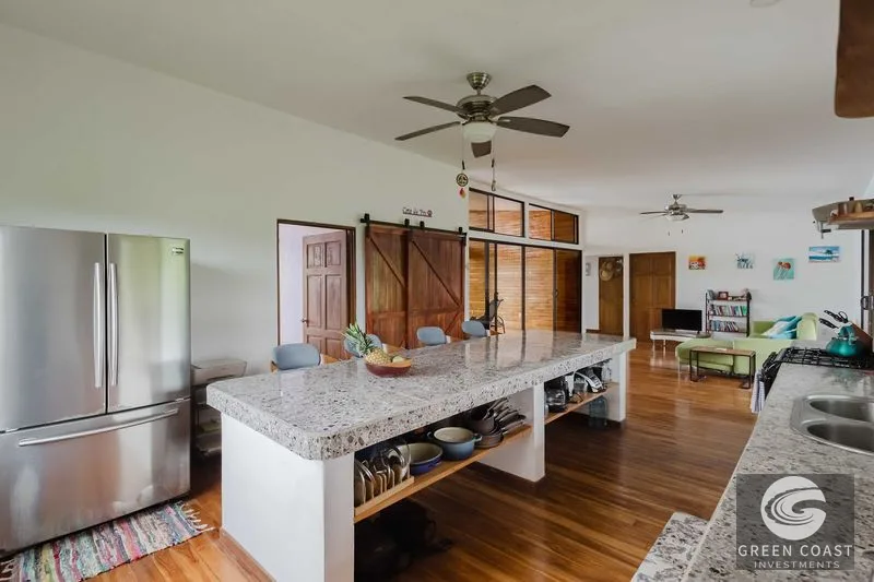 Solar Mountain Retreat: Infinity Ocean Views, Off-Grid Luxury & Serenity Near Quepos — view 15, Quepos, Parrita, Costa Rica