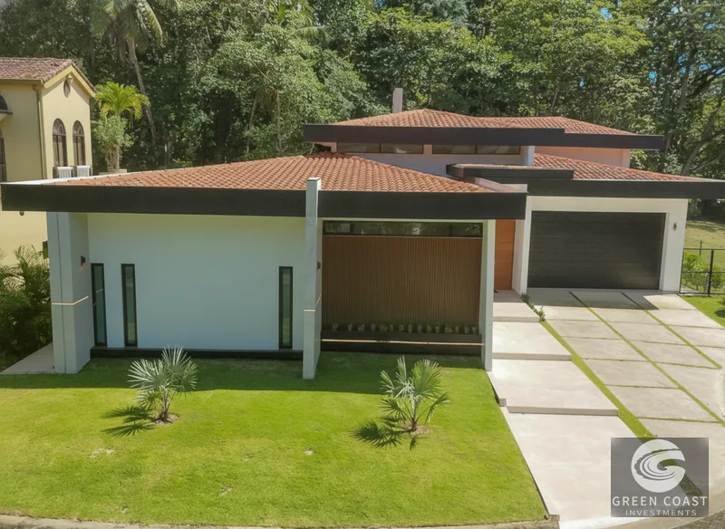 Herradura Luxury Villa: Gated, Furnished, Private Pool – Steps to Beach — view 2, Playa Herradura, Garabito, Costa Rica