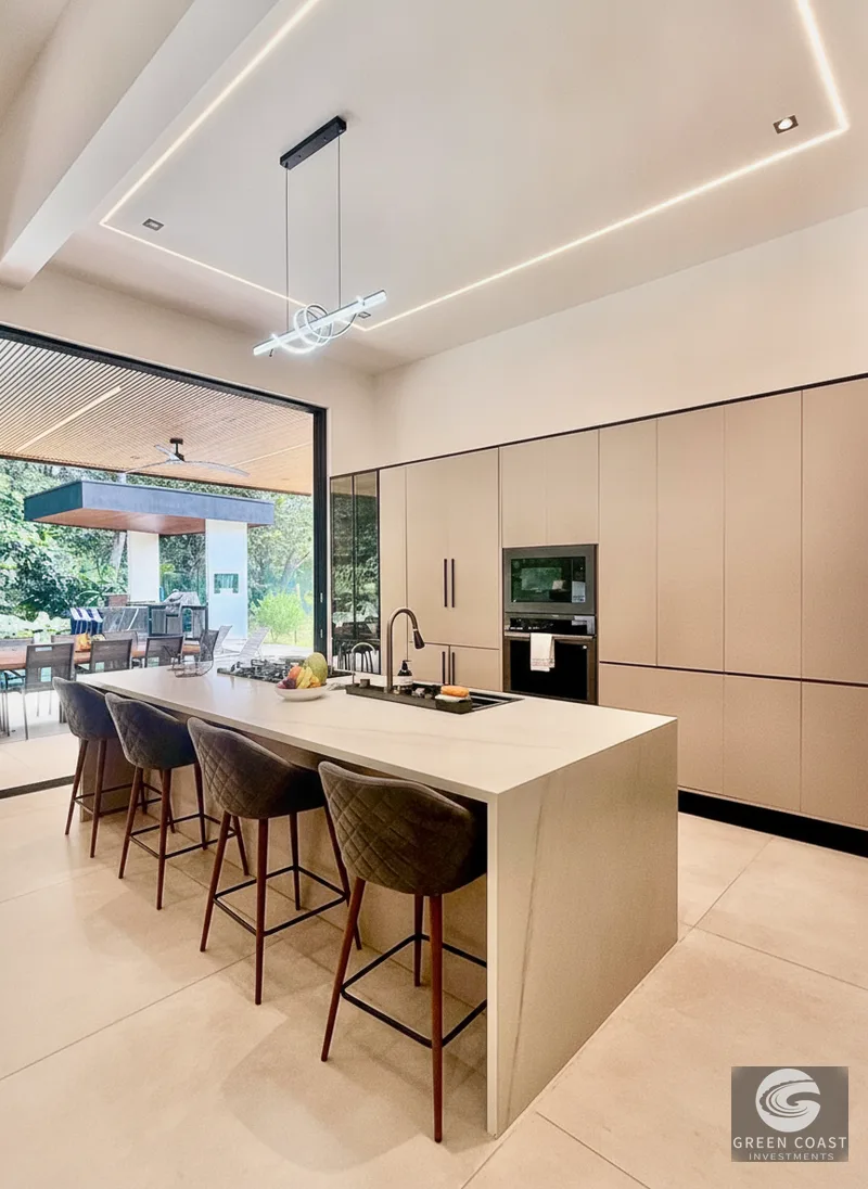 Herradura Luxury Villa: Gated, Furnished, Private Pool – Steps to Beach — view 16, Playa Herradura, Garabito, Costa Rica