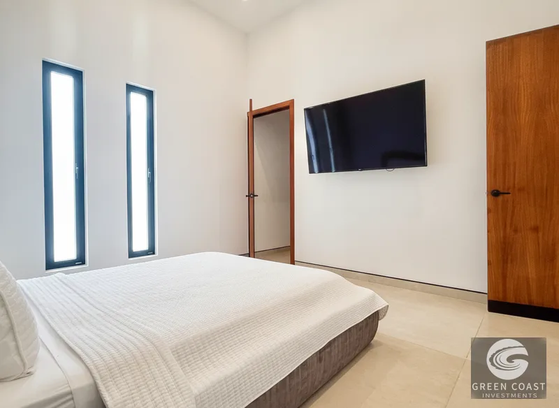 Herradura Luxury Villa: Gated, Furnished, Private Pool – Steps to Beach — view 18, Playa Herradura, Garabito, Costa Rica