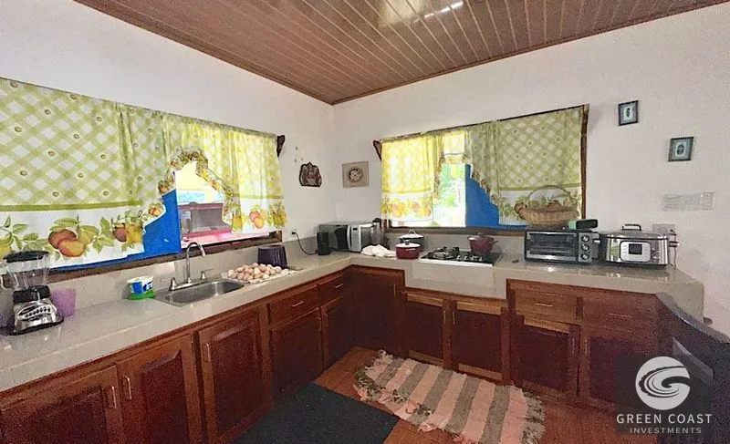 Mountain-View Tropical Paradise with Main Home & Studio Cabin in Portalon — view 4, Portalon de Quepos, Quepos, Costa Rica