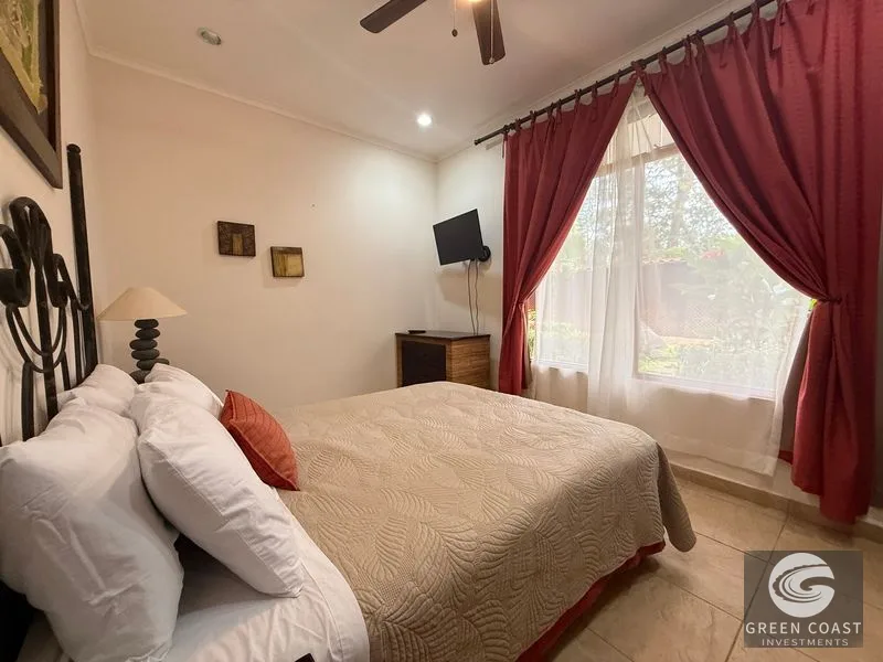 Jaco Beachfront Condo: Fully Furnished 2-Bed, Poolside Luxury in Gated Community — view 11, Jacó, Garabito, Costa Rica