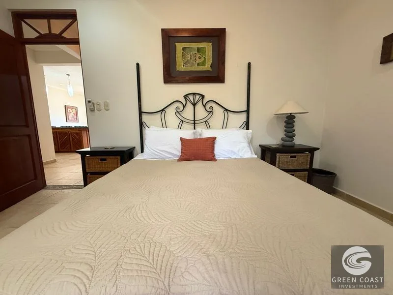 Jaco Beachfront Condo: Fully Furnished 2-Bed, Poolside Luxury in Gated Community — view 13, Jacó, Garabito, Costa Rica
