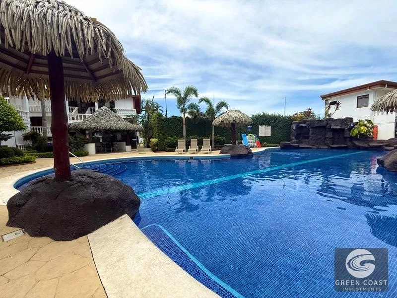 Jaco Beachfront Condo: Fully Furnished 2-Bed, Poolside Luxury in Gated Community — view 16, Jacó, Garabito, Costa Rica