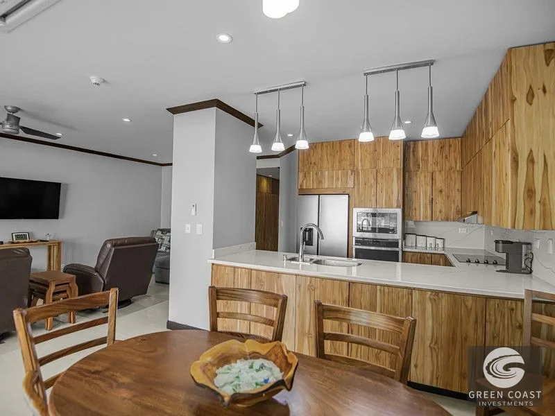 Luxury Beachfront Condo in Jacó: Fully Renovated, Turn-Key & Oceanfront — view 8, Jacó, Costa Rica