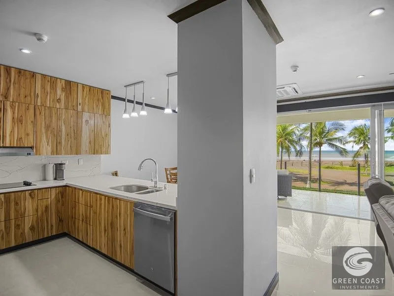Luxury Beachfront Condo in Jacó: Fully Renovated, Turn-Key & Oceanfront — view 11, Jacó, Costa Rica