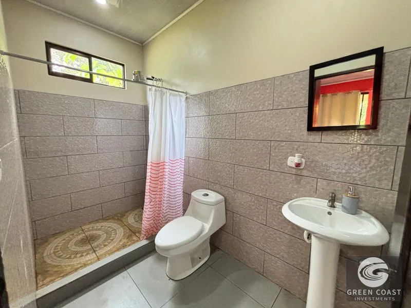 Riverside Oasis: 2-Bed Home with Expansive Yard & Fruit Trees Near Quepos — view 8, Londres, Quepos, Costa Rica