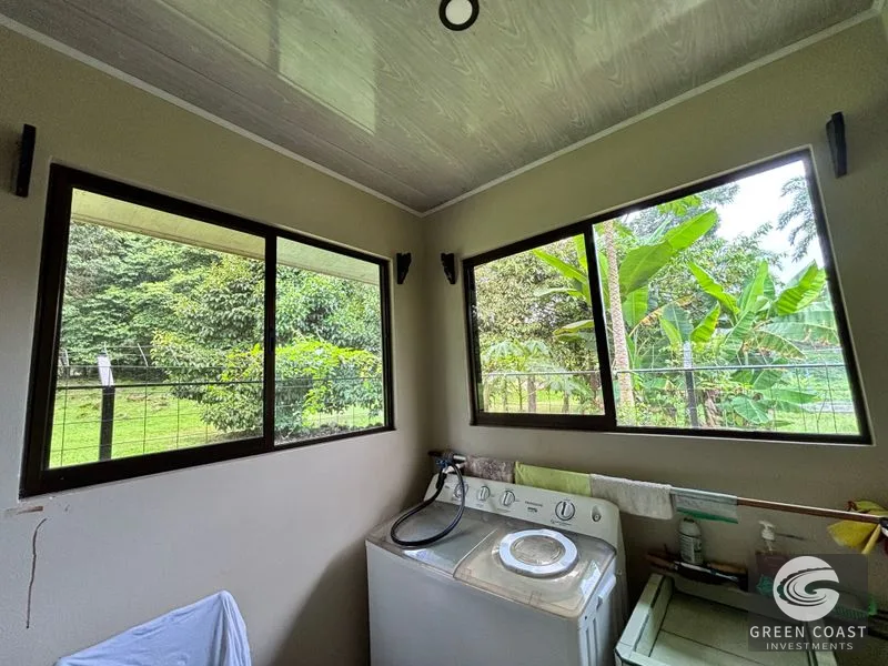 Riverside Oasis: 2-Bed Home with Expansive Yard & Fruit Trees Near Quepos — view 15, Londres, Quepos, Costa Rica