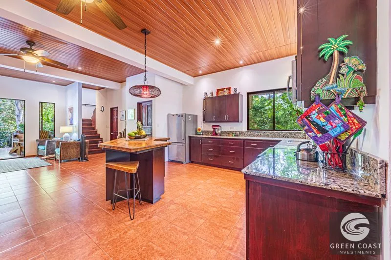 Dominical Oasis: 5-Bed Tropical Retreat, Walk to Beach, Pool & Gardens — view 10, Dominical, Dominical, Costa Rica