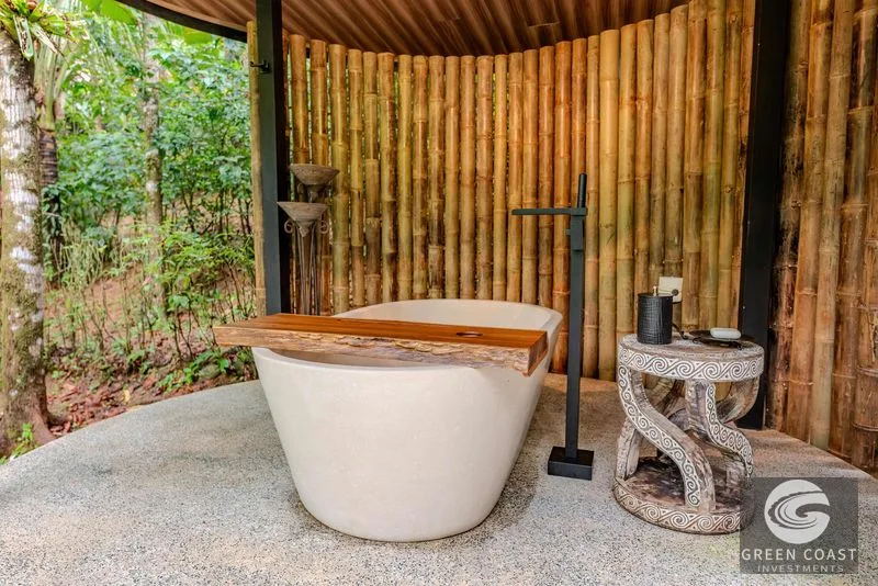 The Glass House: Ojochal Ocean View Luxury with Infinity Pool & Solar — view 10, Ojochal, Ojochal, Costa Rica