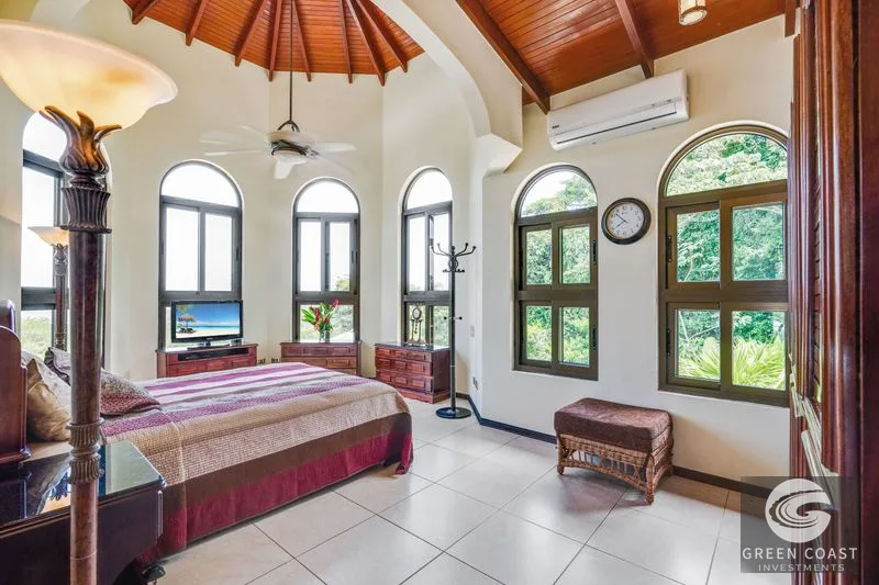 OCEAN VIEW ESTATE HOME WITH GUEST BUNGALOW, CARETAKER HOME, FRUIT TREES, AND WATERFALL – 3.47 ACRES — view 25, Ojochal, Ojochal, Costa Rica