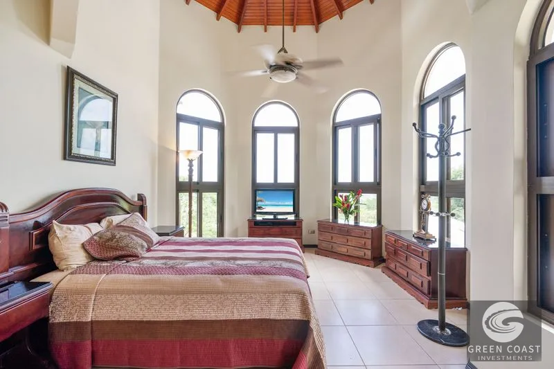 OCEAN VIEW ESTATE HOME WITH GUEST BUNGALOW, CARETAKER HOME, FRUIT TREES, AND WATERFALL – 3.47 ACRES — view 26, Ojochal, Ojochal, Costa Rica