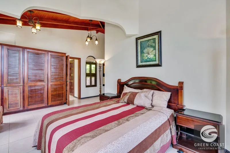 OCEAN VIEW ESTATE HOME WITH GUEST BUNGALOW, CARETAKER HOME, FRUIT TREES, AND WATERFALL – 3.47 ACRES — view 27, Ojochal, Ojochal, Costa Rica