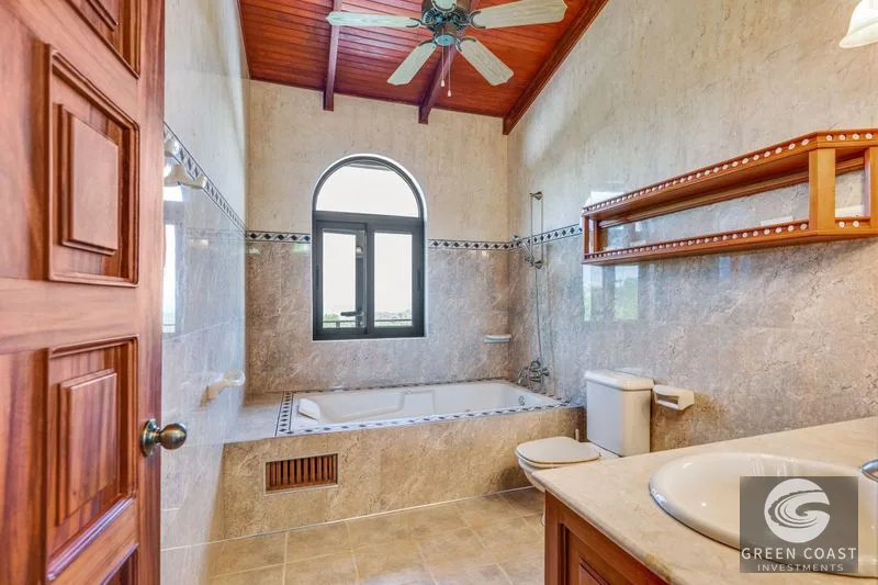 OCEAN VIEW ESTATE HOME WITH GUEST BUNGALOW, CARETAKER HOME, FRUIT TREES, AND WATERFALL – 3.47 ACRES — view 28, Ojochal, Ojochal, Costa Rica