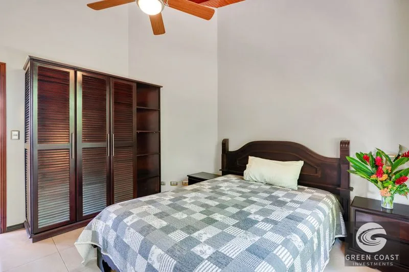 OCEAN VIEW ESTATE HOME WITH GUEST BUNGALOW, CARETAKER HOME, FRUIT TREES, AND WATERFALL – 3.47 ACRES — view 33, Ojochal, Ojochal, Costa Rica