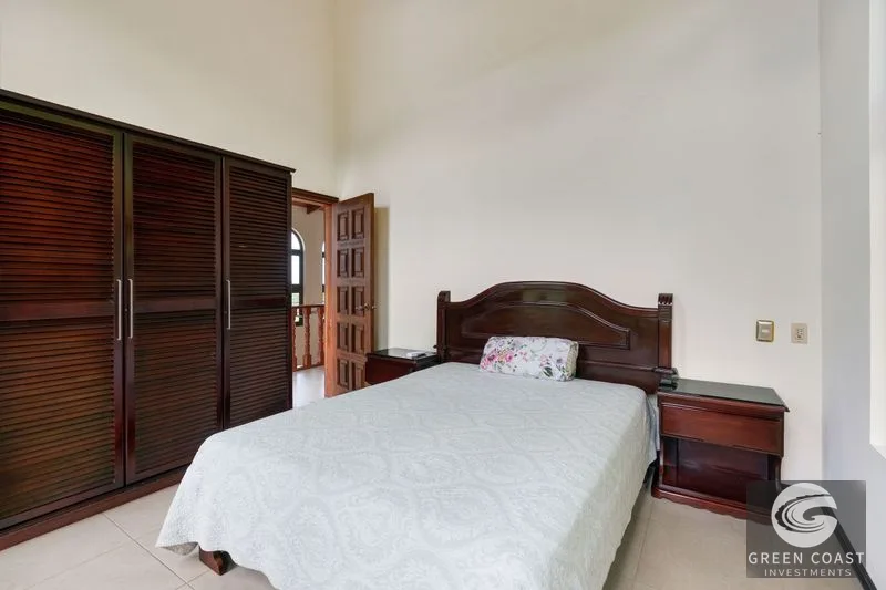 OCEAN VIEW ESTATE HOME WITH GUEST BUNGALOW, CARETAKER HOME, FRUIT TREES, AND WATERFALL – 3.47 ACRES — view 37, Ojochal, Ojochal, Costa Rica