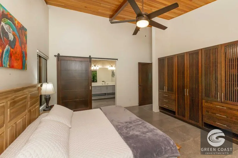 Private In-Town Location Move-In Ready Contemporary Home with a Prime Location — view 12, Ojochal, Osa, Costa Rica