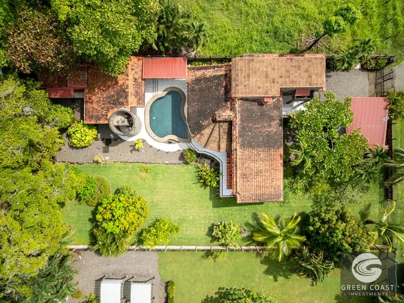 Titled Beachlover's Paradise! 3 Master Bed Compund w Pool, Loft, Extra Lot — view 2, Jacó, Costa Rica