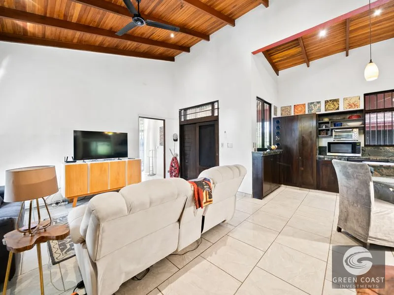Titled Beachlover's Paradise! 3 Master Bed Compund w Pool, Loft, Extra Lot — view 15, Jacó, Costa Rica