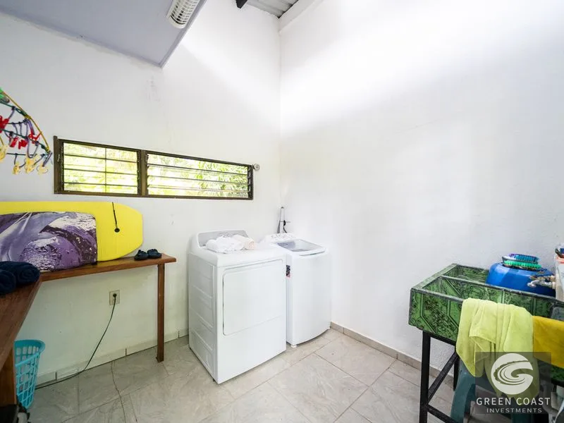 Titled Beachlover's Paradise! 3 Master Bed Compund w Pool, Loft, Extra Lot — view 25, Jacó, Costa Rica