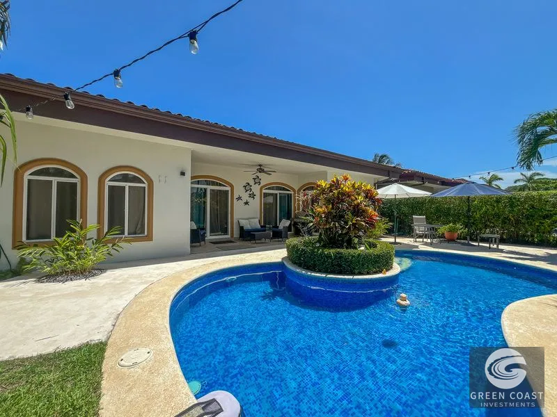 Titled Beachlover's Paradise! 3 Master Bed Compund w Pool, Loft, Extra Lot — view 35, Jacó, Costa Rica