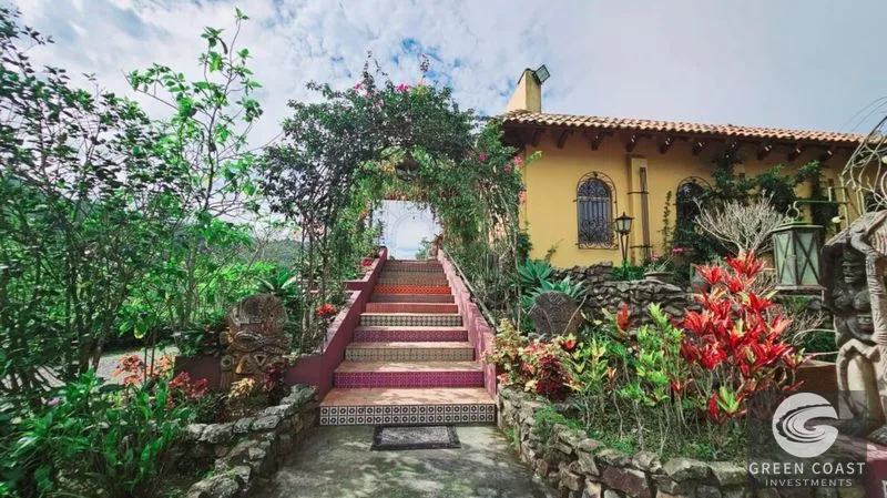 Luxury Hilltop Estate: Ocean & Mountain Views, Income Suites, San Ramón — view 4, Call Morales, San Ramón, Costa Rica
