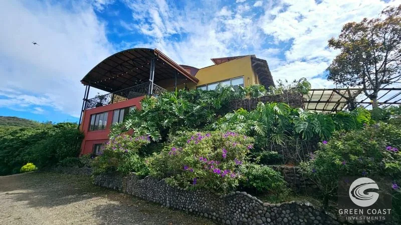 Luxury Hilltop Estate: Ocean & Mountain Views, Income Suites, San Ramón — view 5, Call Morales, San Ramón, Costa Rica