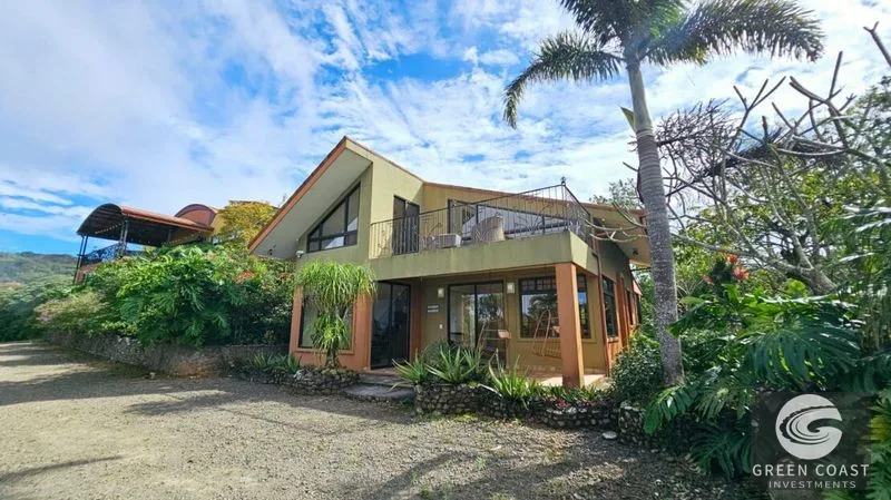 Luxury Hilltop Estate: Ocean & Mountain Views, Income Suites, San Ramón — view 6, Call Morales, San Ramón, Costa Rica