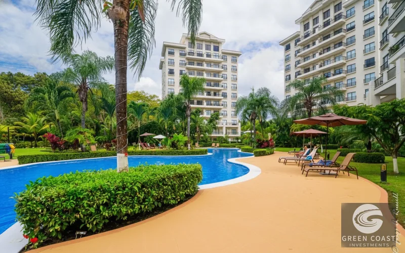 Luxury Oceanfront Condo: Panoramic Jacó Views, Beachfront Living & Investment Potential — view 15, Garabito, Costa Rica