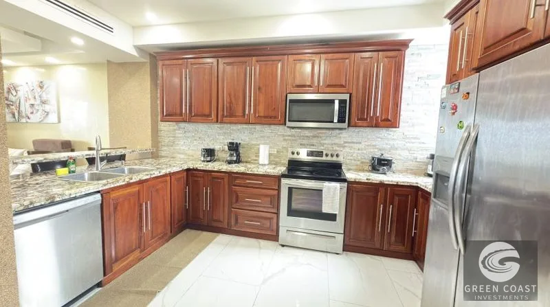 Jaco Beach Oceanfront Condo: Stunning 5th-Floor Views & Luxury Finishes at Breakwater Point — view 5, Jacó, Costa Rica