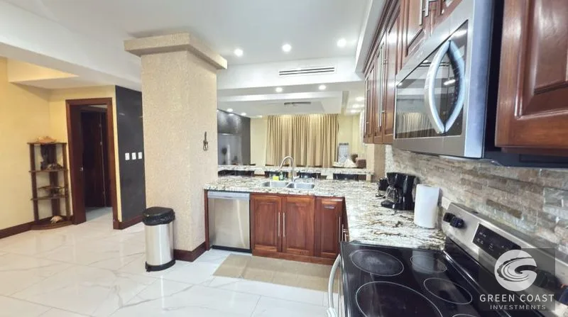 Jaco Beach Oceanfront Condo: Stunning 5th-Floor Views & Luxury Finishes at Breakwater Point — view 10, Jacó, Costa Rica