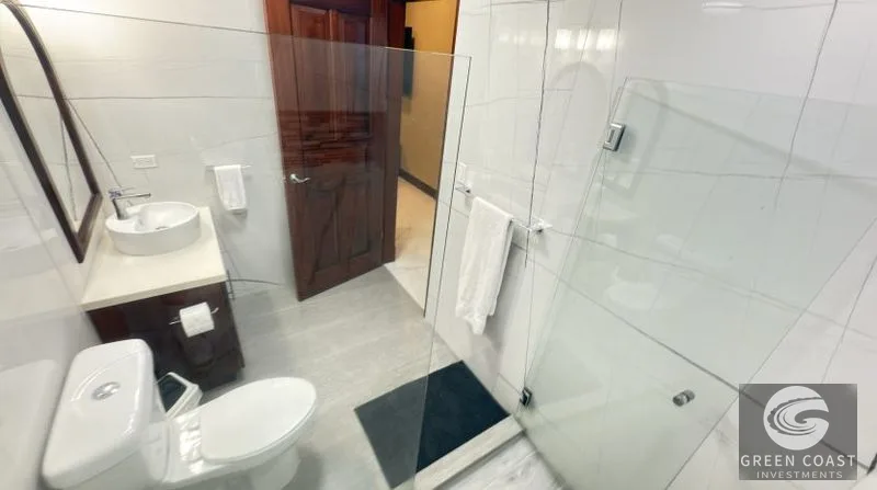 Jaco Beach Oceanfront Condo: Stunning 5th-Floor Views & Luxury Finishes at Breakwater Point — view 13, Jacó, Costa Rica